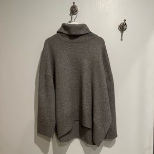 H&M Gray Turtleneck sweater